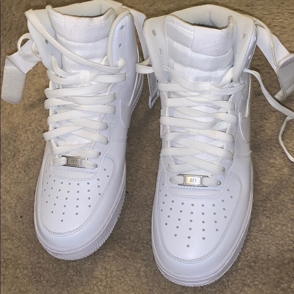 Nike Other - Like new White Air Force 1’s;